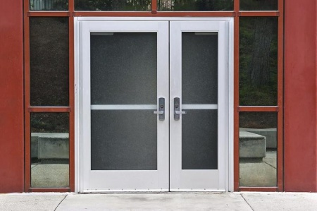 Les meilleures techniques pour l'installation de portes &agrave; Villars-les-Dombes