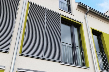 Installation de stores : optimisez confort et protection solaire
